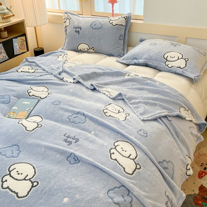 91家纺网 家纺一手货源 找家纺 川悦生活 2025新款高克重双面雪花绒印花毛毯三件套 毛毯云朵奶狗