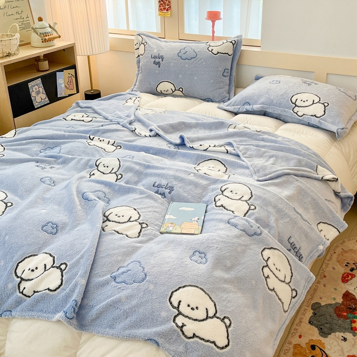 91家纺网 家纺一手货源 找家纺 川悦生活 2025新款高克重双面雪花绒印花毛毯三件套 毛毯云朵奶狗