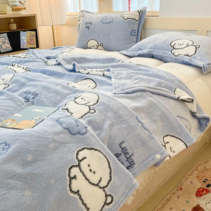 91家纺网 家纺一手货源 找家纺 川悦生活 2025新款高克重双面雪花绒印花毛毯三件套 毛毯云朵奶狗