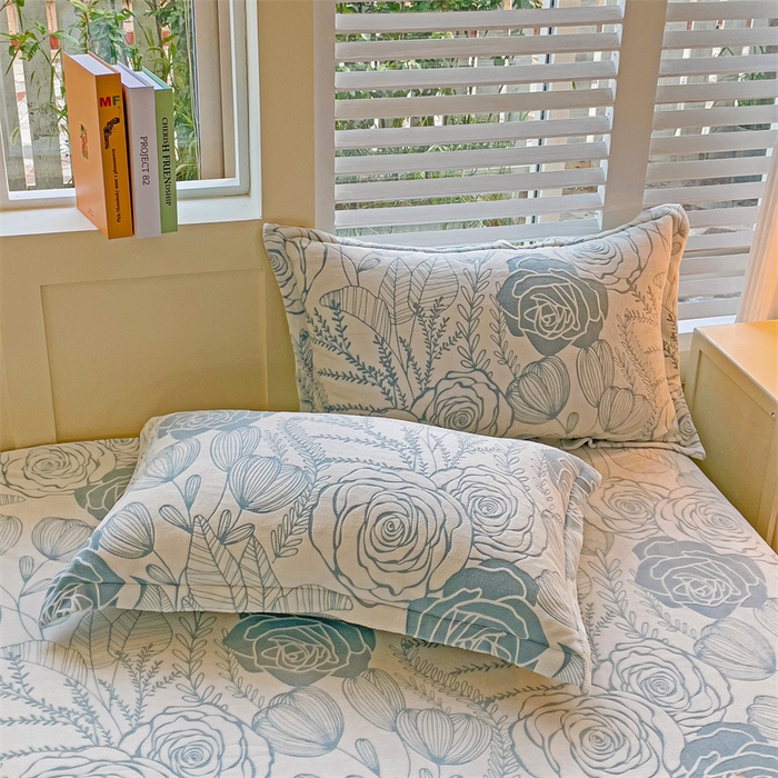 91家纺网 家纺一手货源 找家纺    名兮-2025新款秋冬加厚立体高克重浮雕绒床单款 朵美-蓝