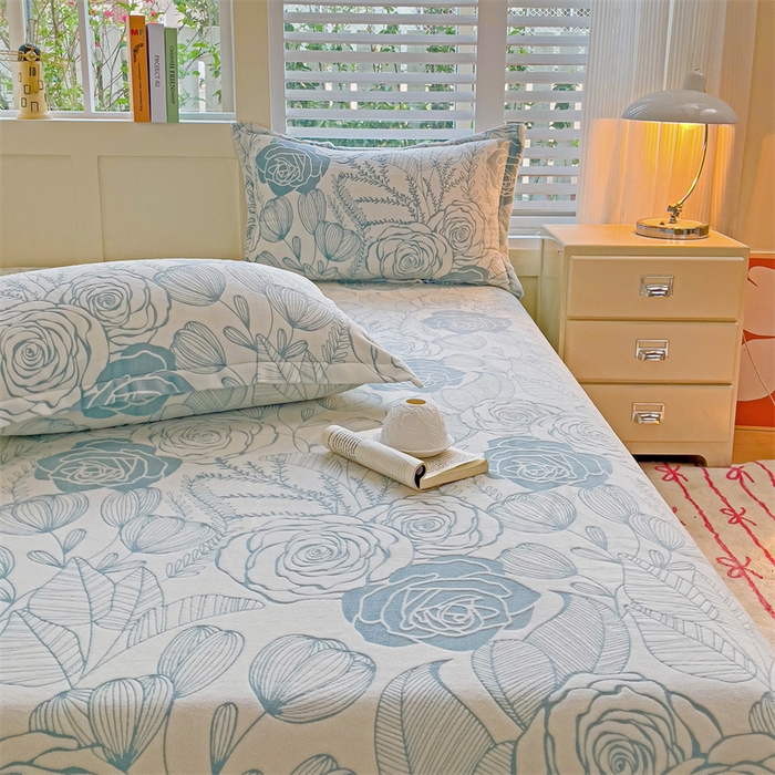 91家纺网 家纺一手货源 找家纺    名兮-2025新款秋冬加厚立体高克重浮雕绒床单款 朵美-蓝