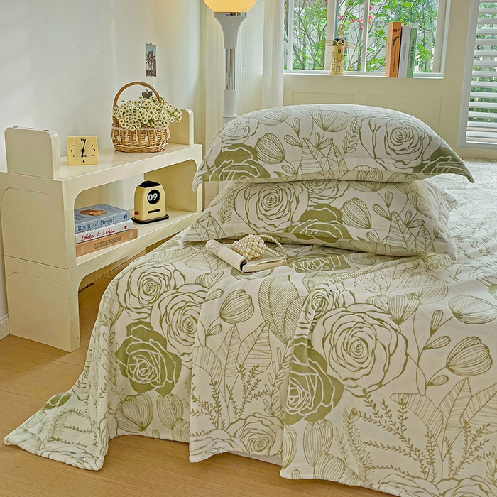 91家纺网 家纺一手货源 找家纺    名兮-2025新款秋冬加厚立体高克重浮雕绒床单款 朵美-绿