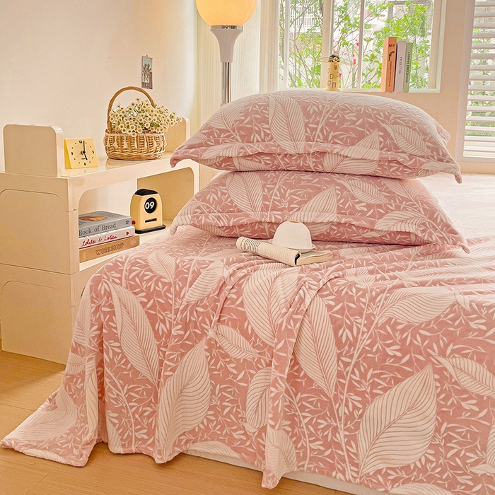 91家纺网 家纺一手货源 找家纺    名兮-2025新款秋冬加厚立体高克重浮雕绒床单款 千叶-粉