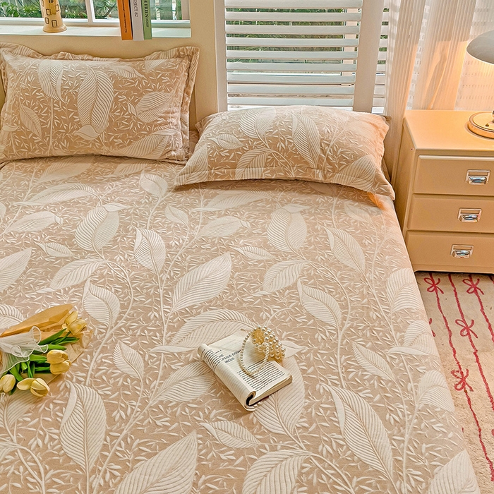 91家纺网 家纺一手货源 找家纺    名兮-2025新款秋冬加厚立体高克重浮雕绒床单款 千叶-咖