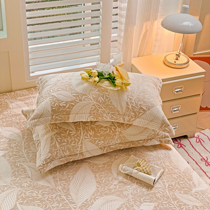 91家纺网 家纺一手货源 找家纺    名兮-2025新款秋冬加厚立体高克重浮雕绒床单款 千叶-咖