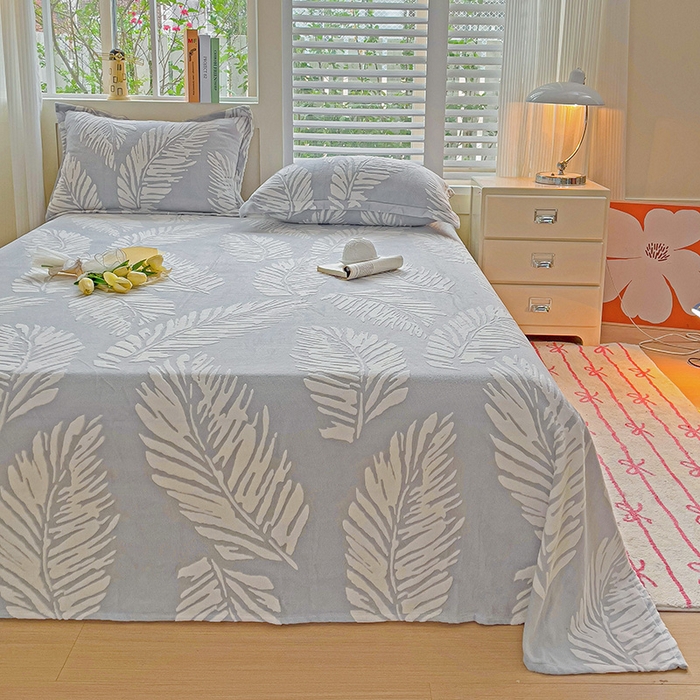 91家纺网 家纺一手货源 找家纺    名兮-2025新款秋冬加厚立体高克重浮雕绒床单款 羽毛-灰