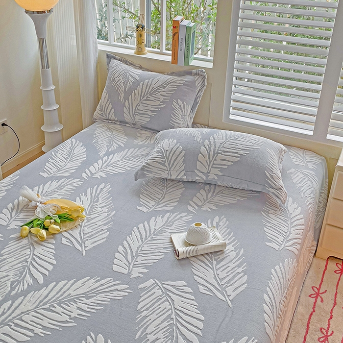 91家纺网 家纺一手货源 找家纺    名兮-2025新款秋冬加厚立体高克重浮雕绒床单款 羽毛-灰