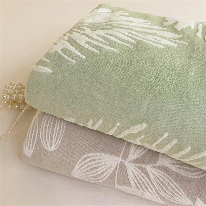 91家纺网 家纺一手货源 找家纺    名兮-2025新款秋冬加厚立体高克重浮雕绒床单款 羽毛-绿