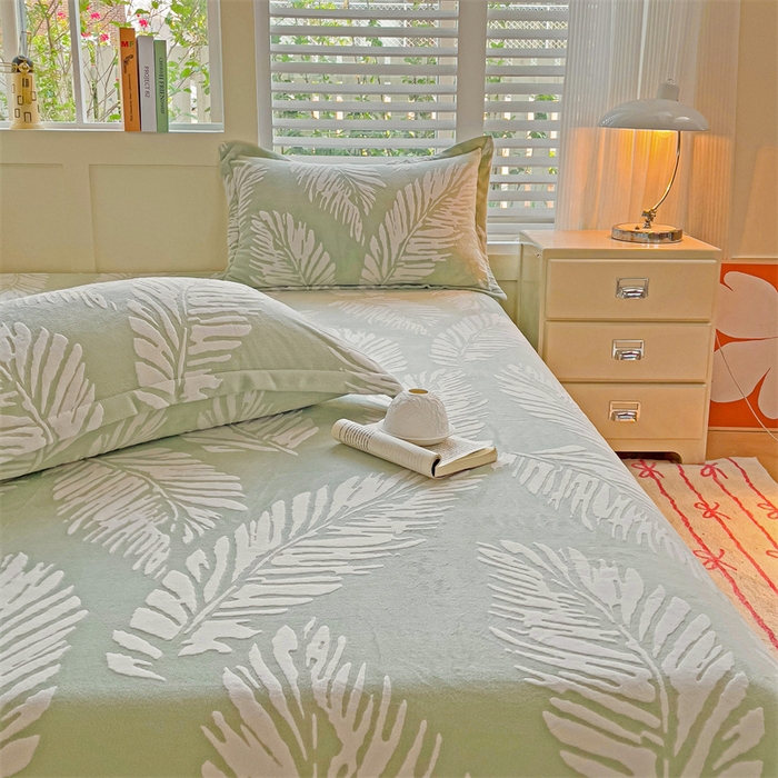 91家纺网 家纺一手货源 找家纺    名兮-2025新款秋冬加厚立体高克重浮雕绒床单款 羽毛-绿