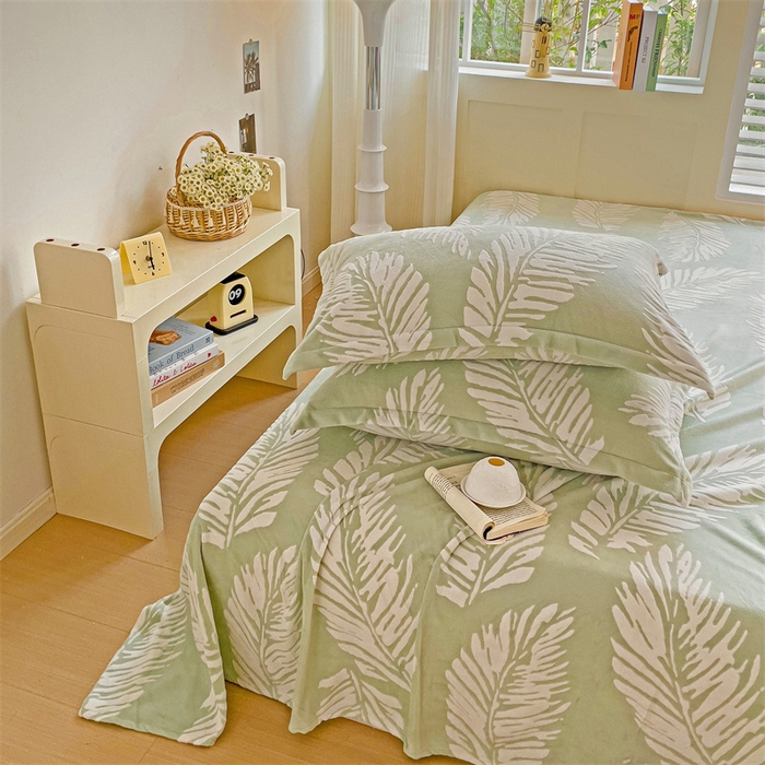 91家纺网 家纺一手货源 找家纺    名兮-2025新款秋冬加厚立体高克重浮雕绒床单款 羽毛-绿