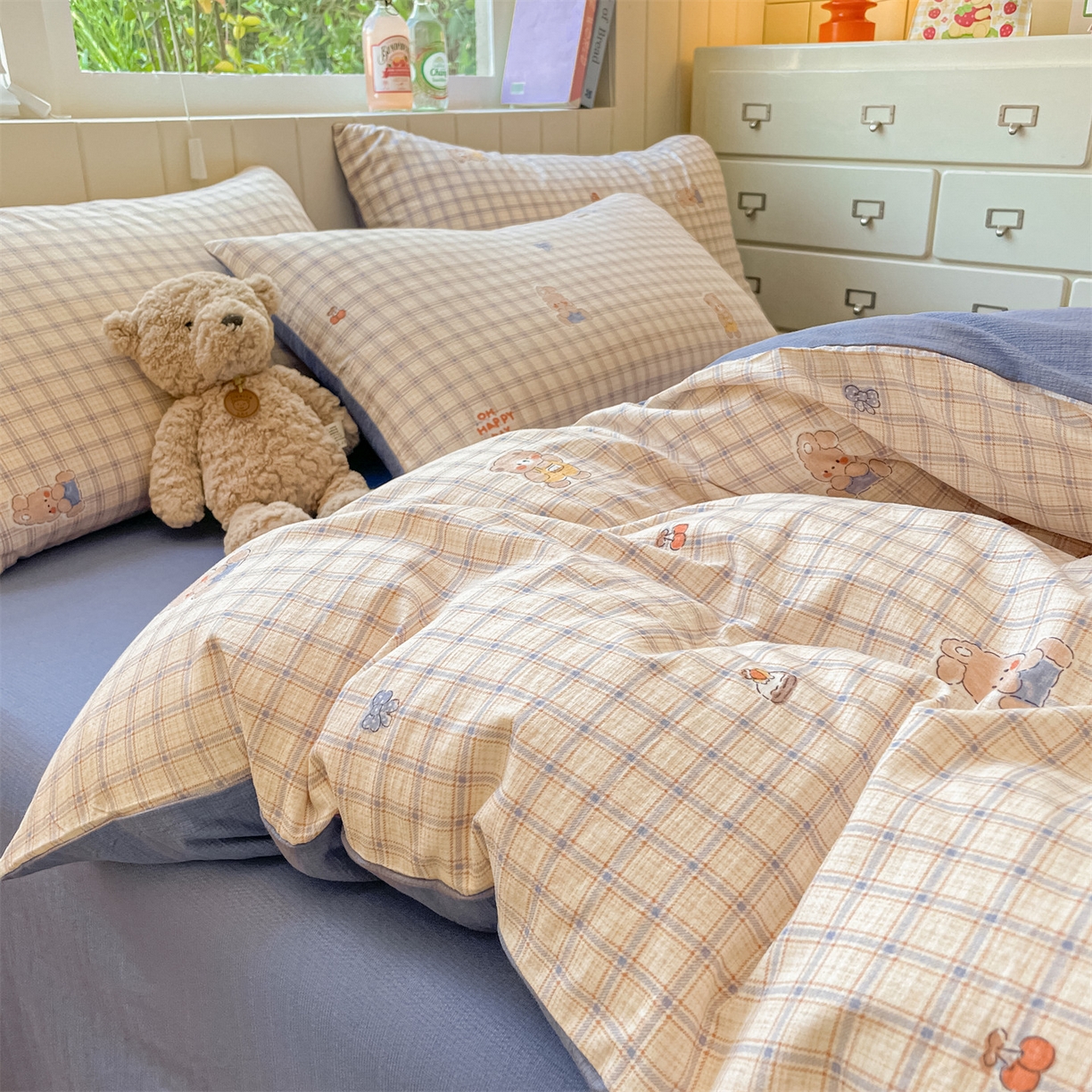 91家纺网 家纺一手货源 找家纺 如约 2025秋冬新款A类亲肤棉印花套件 方格熊