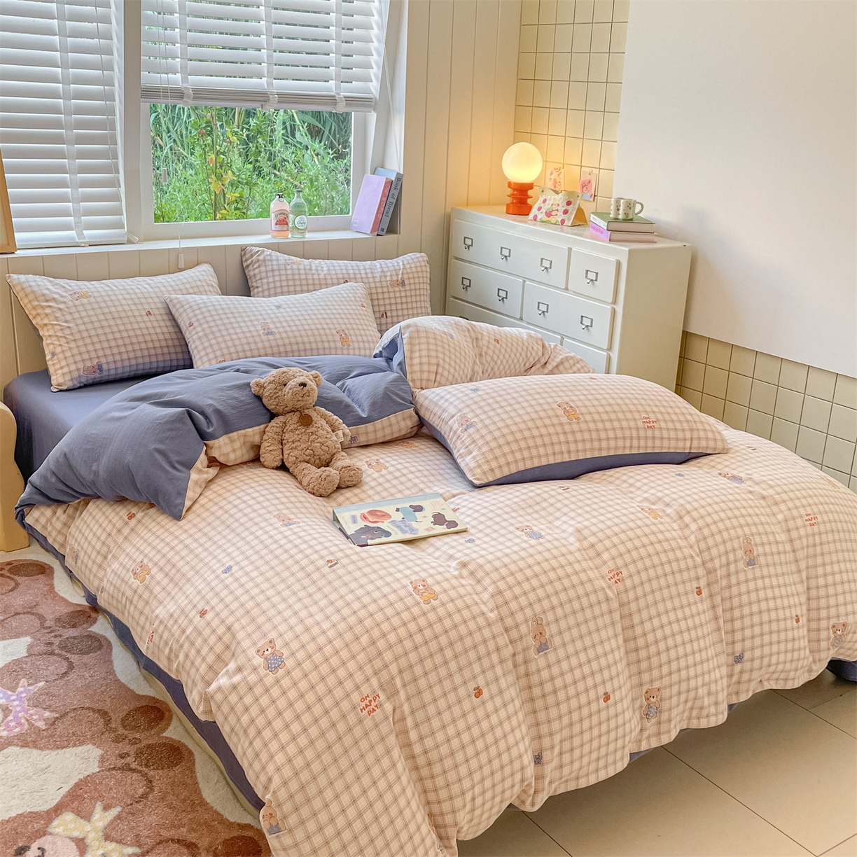 91家纺网 家纺一手货源 找家纺 如约 2025秋冬新款A类亲肤棉印花套件 方格熊