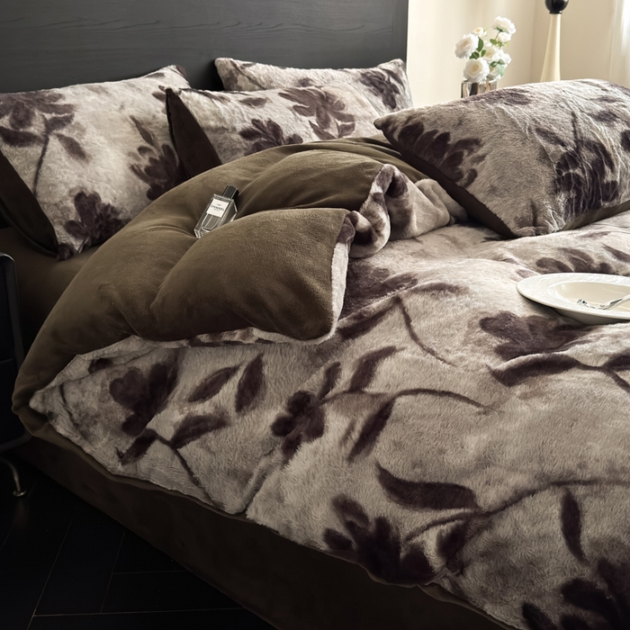 91家纺网 家纺一手货源 找家纺 九花鹿 2025新款A类高克重兔毛绒保暖印花四件套美拉德-春日序曲