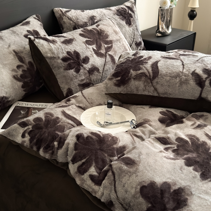 91家纺网 家纺一手货源 找家纺 九花鹿 2025新款A类高克重兔毛绒保暖印花四件套美拉德-春日序曲