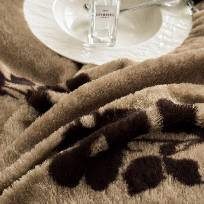 91家纺网 家纺一手货源 找家纺 九花鹿 2025新款A类高克重兔毛绒保暖印花四件套美拉德-玫瑰花语