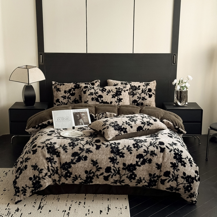 91家纺网 家纺一手货源 找家纺 九花鹿 2025新款A类高克重兔毛绒保暖印花四件套美拉德-枝蔓