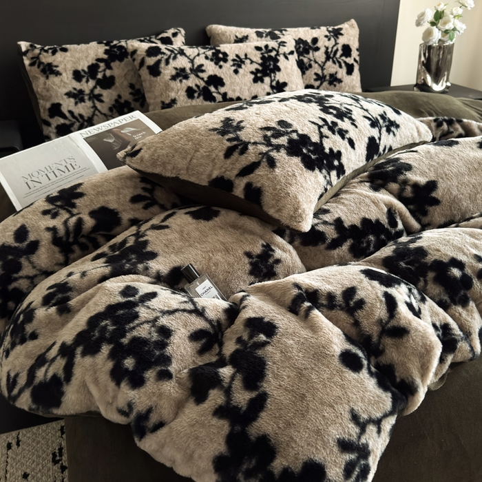 91家纺网 家纺一手货源 找家纺 九花鹿 2025新款A类高克重兔毛绒保暖印花四件套美拉德-枝蔓