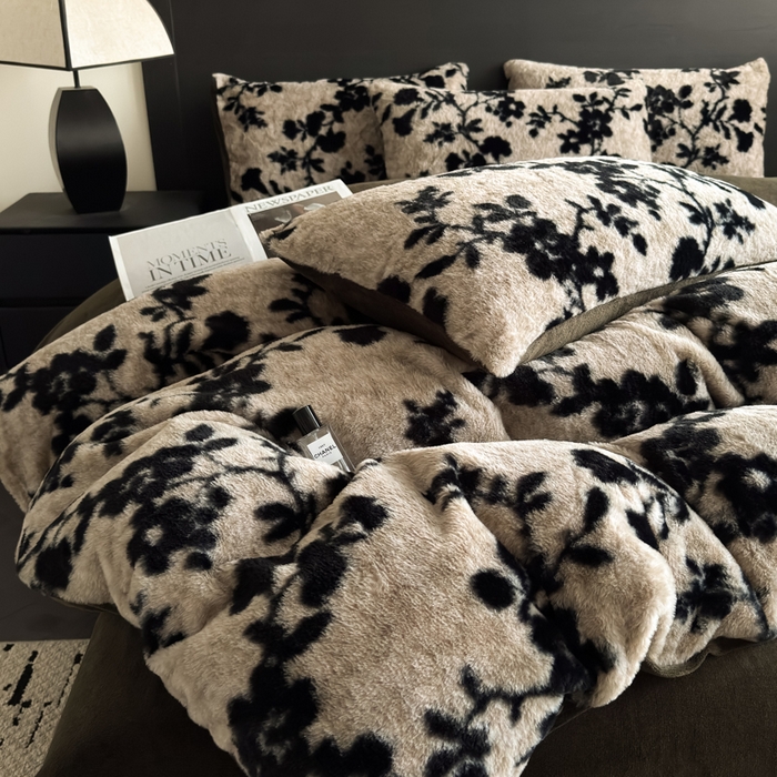 91家纺网 家纺一手货源 找家纺 九花鹿 2025新款A类高克重兔毛绒保暖印花四件套美拉德-枝蔓