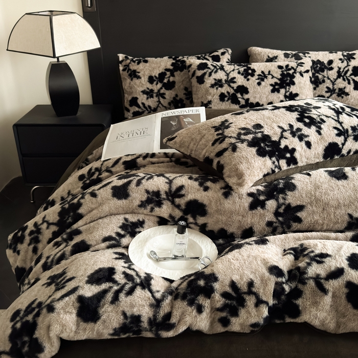 91家纺网 家纺一手货源 找家纺 九花鹿 2025新款A类高克重兔毛绒保暖印花四件套美拉德-枝蔓