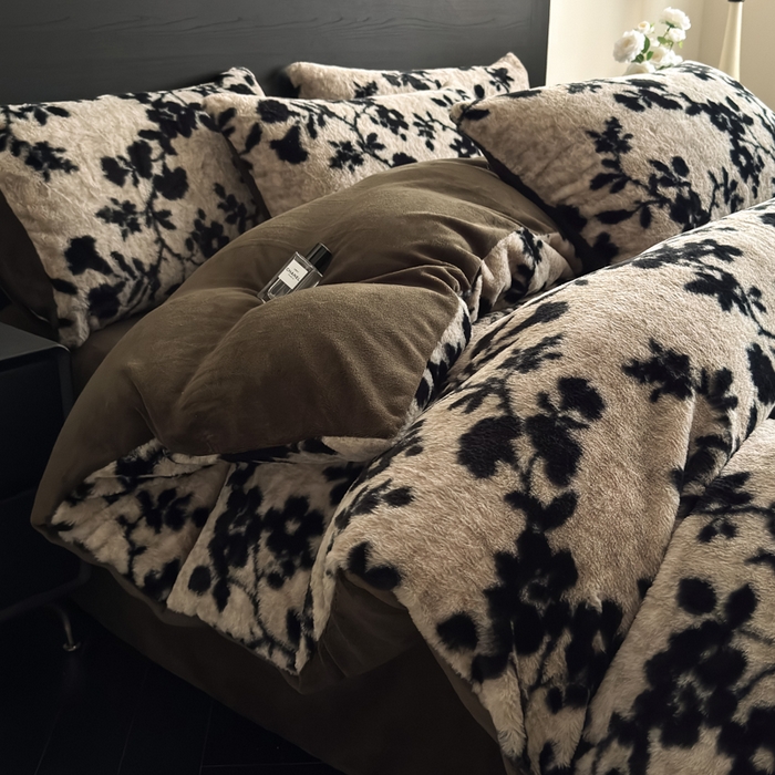 91家纺网 家纺一手货源 找家纺 九花鹿 2025新款A类高克重兔毛绒保暖印花四件套美拉德-枝蔓