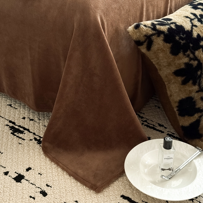 91家纺网 家纺一手货源 找家纺 九花鹿 2025新款A类高克重兔毛绒保暖印花四件套美拉德-枝蔓(咖)