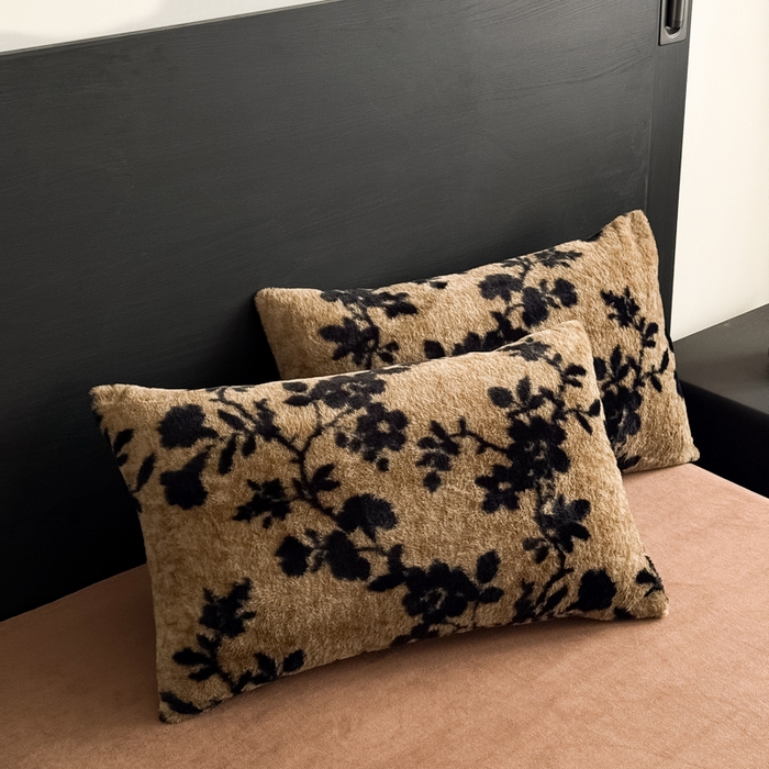 91家纺网 家纺一手货源 找家纺 九花鹿 2025新款A类高克重兔毛绒保暖印花四件套美拉德-枝蔓(咖)