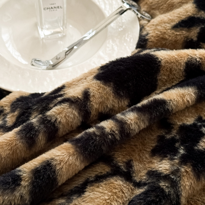 91家纺网 家纺一手货源 找家纺 九花鹿 2025新款A类高克重兔毛绒保暖印花四件套美拉德-枝蔓(咖)