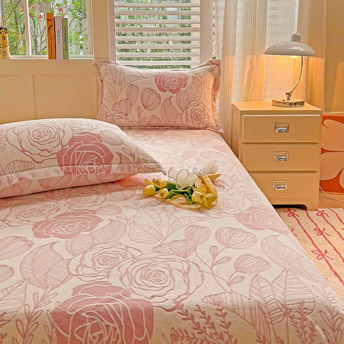 91家纺网 家纺一手货源 找家纺 （总）名兮-2025新款立体高克重加厚浮雕绒单床笠款