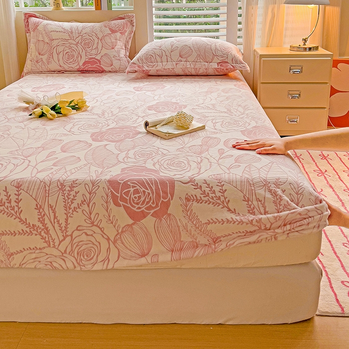 91家纺网 家纺一手货源 找家纺 （总）名兮-2025新款立体高克重加厚浮雕绒单床笠款