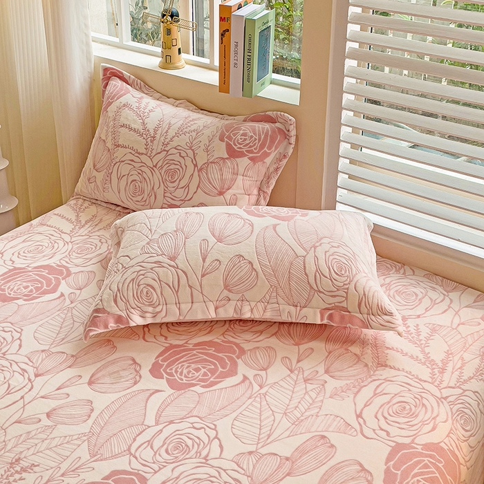 91家纺网 家纺一手货源 找家纺 （总）名兮-2025新款立体高克重加厚浮雕绒单床笠款