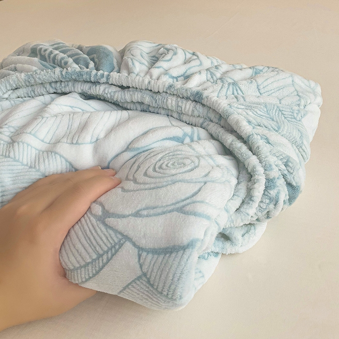 名兮-2025新款立体高克重加厚浮雕绒单床笠款 朵美-蓝