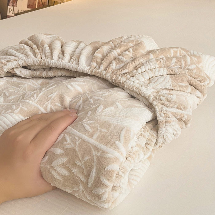 名兮-2025新款立体高克重加厚浮雕绒单床笠款 千叶-咖