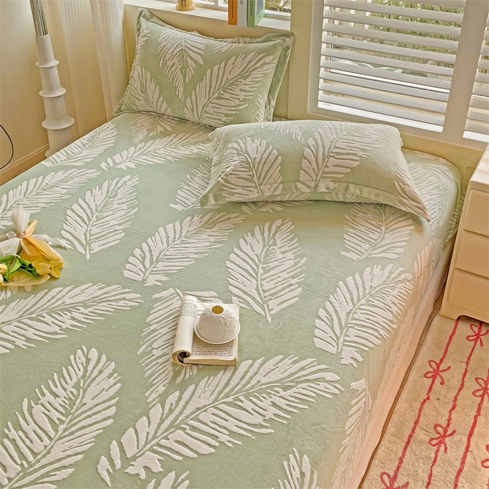 91家纺网 家纺一手货源 找家纺 名兮-2025新款立体高克重加厚浮雕绒单床笠款 羽毛-绿