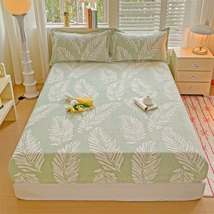 91家纺网 家纺一手货源 找家纺 名兮-2025新款立体高克重加厚浮雕绒单床笠款 羽毛-绿