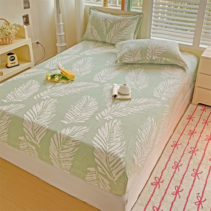 91家纺网 家纺一手货源 找家纺 名兮-2025新款立体高克重加厚浮雕绒单床笠款 羽毛-绿