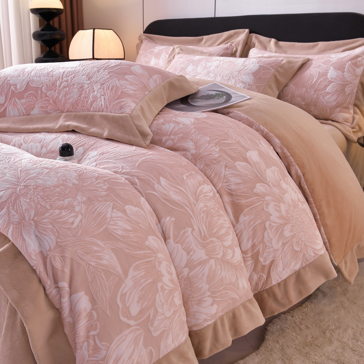 91家纺网 家纺一手货源 找家纺 （总）湘雪家居  2025新款高克重雕花牛奶绒四件套