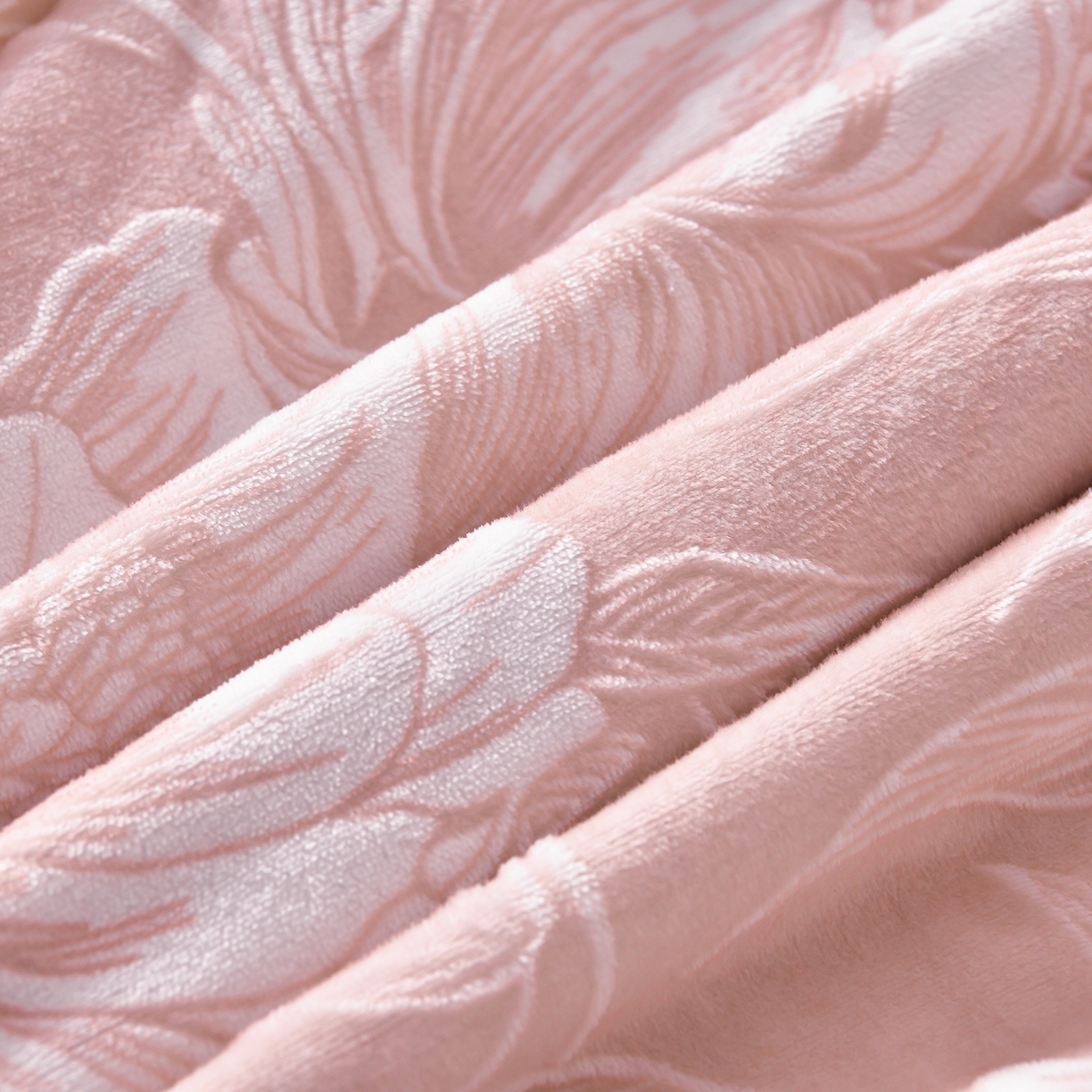 91家纺网 家纺一手货源 找家纺 （总）湘雪家居  2025新款高克重雕花牛奶绒四件套