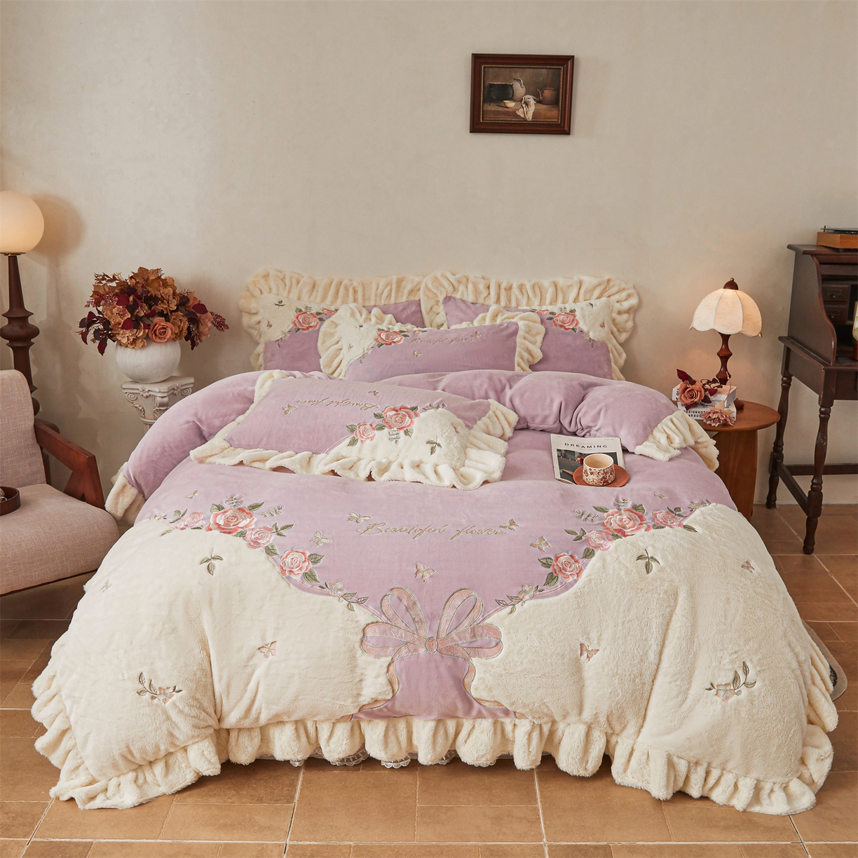 宜凡家纺 2025新款牛奶绒贴布兔绒刺绣床裙四件套--淡香伊人系列 淡香伊人-罗兰紫