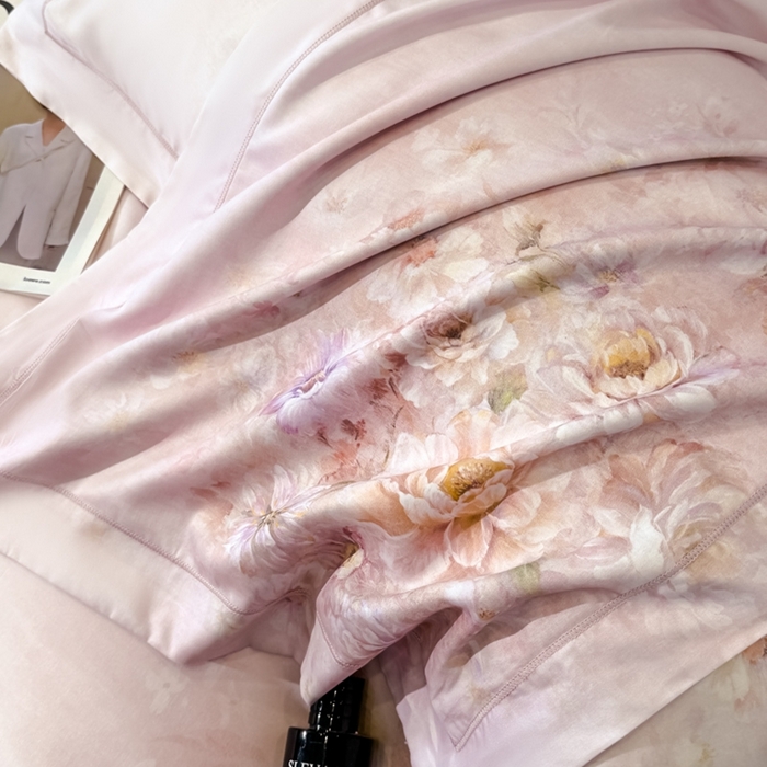 91家纺网 家纺一手货源 找家纺 舒慕家纺 2025新款天丝棉磨毛四件套艾阳绒四件套（配送高端包装） 花芷-粉