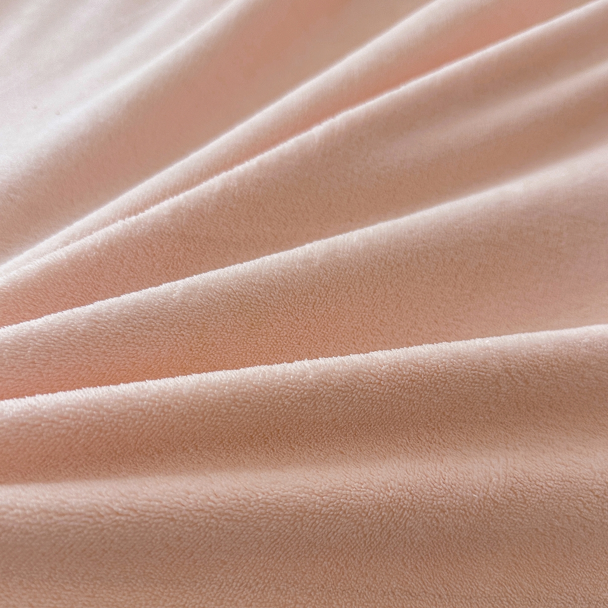 91家纺网 家纺一手货源 找家纺 宜凡家纺 2025新款牛奶绒贴布兔绒绣花床盖四件套--淡香伊人系列 淡香伊人-仙女粉