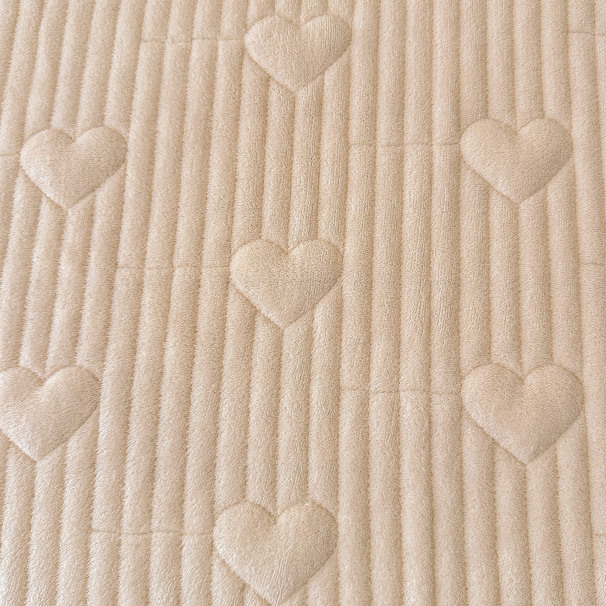 91家纺网 家纺一手货源 找家纺 宜凡家纺 2025新款牛奶绒贴布兔绒绣花床盖四件套--淡香伊人系列 淡香伊人-奶油咖