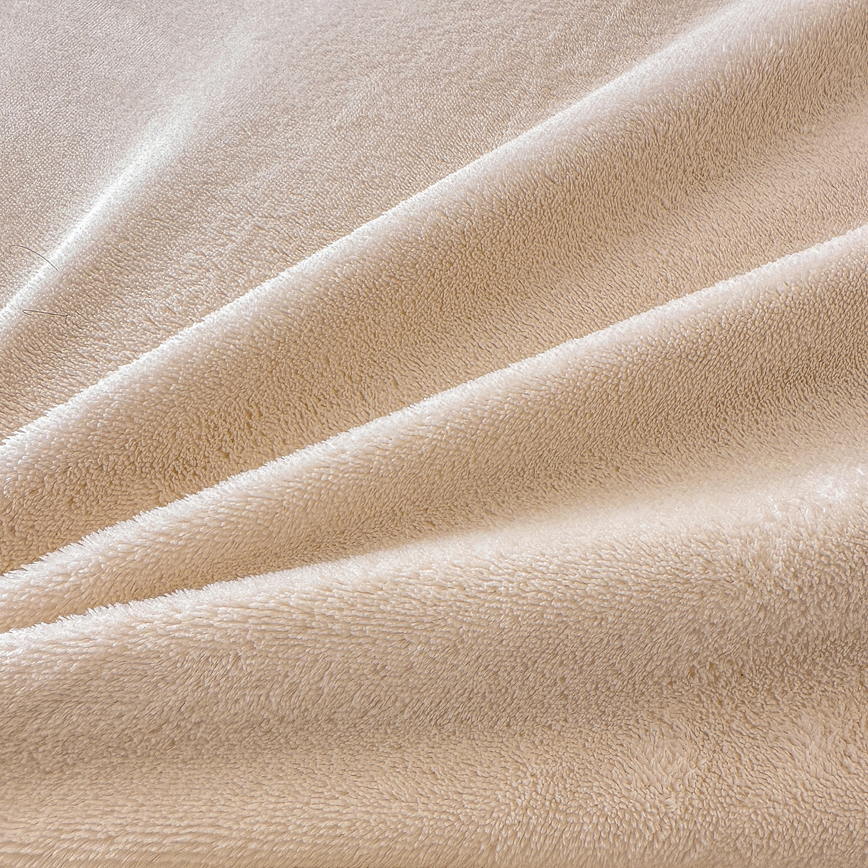 91家纺网 家纺一手货源 找家纺 宜凡家纺 2025新款牛奶绒贴布兔绒绣花床盖四件套--淡香伊人系列 淡香伊人-奶油咖