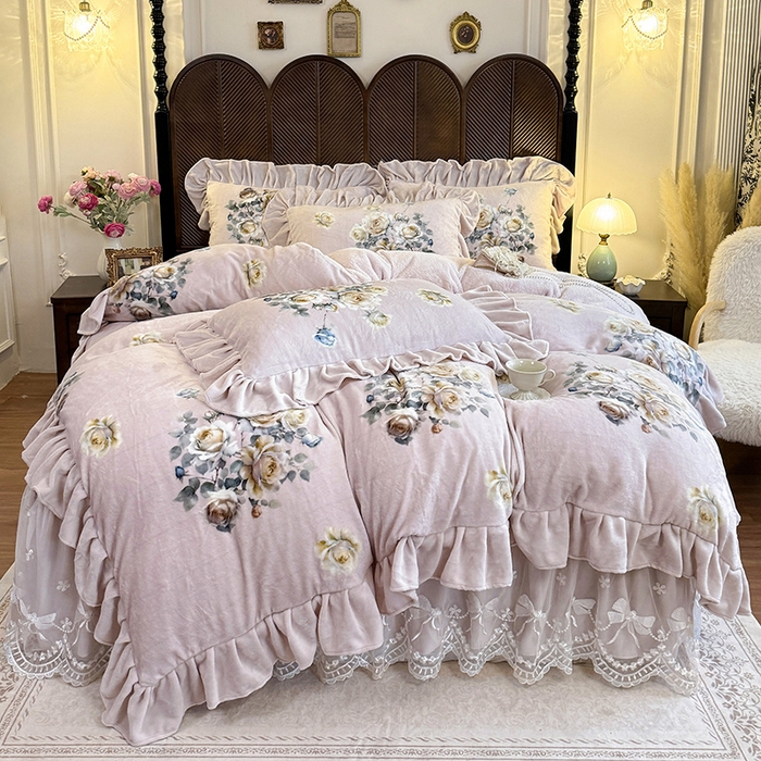 宜凡家纺 2025新款牛奶绒5D数码印花夹棉床裙四件套 浮香如梦 浅卡其