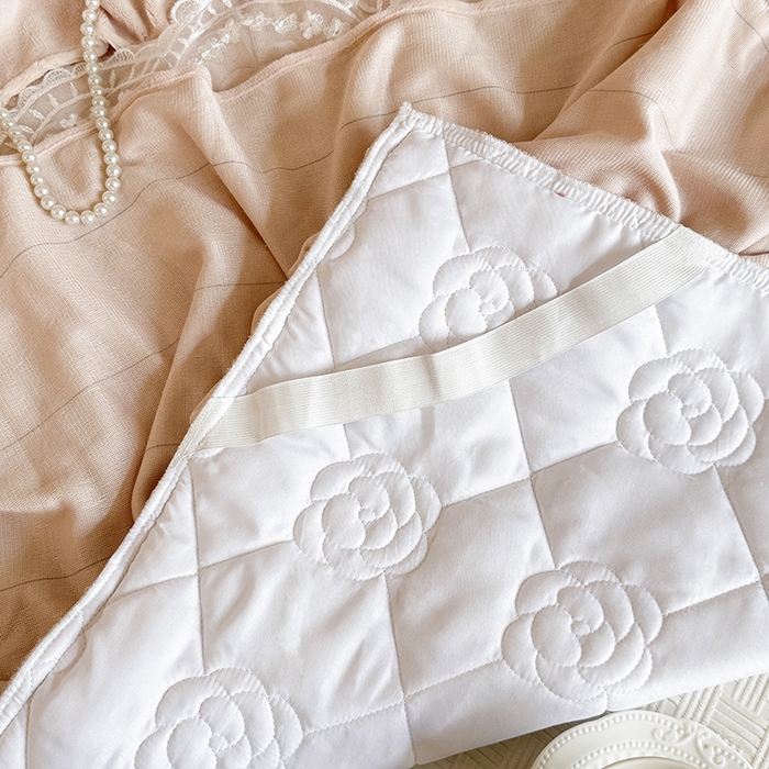 91家纺网 家纺一手货源 找家纺 宜凡家纺 2025新款牛奶绒5D数码印花夹棉床裙四件套 花开浪漫 粉玉