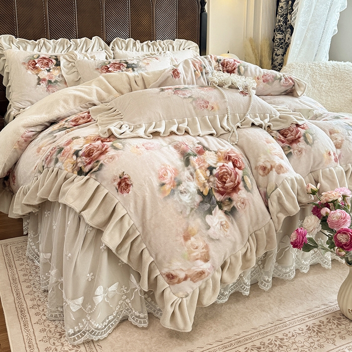 91家纺网 家纺一手货源 找家纺 宜凡家纺 2025新款牛奶绒5D数码印花夹棉床裙四件套 花开浪漫 驼色