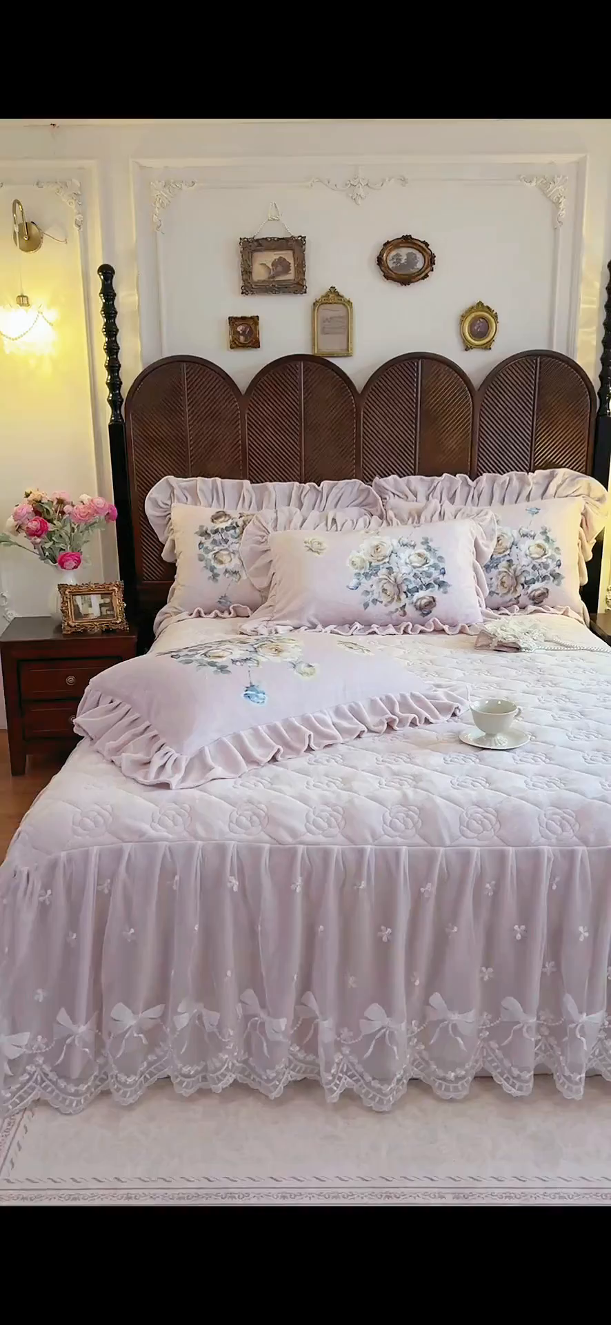 91家纺网 家纺一手货源 找家纺 宜凡家纺 2025新款牛奶绒5D数码印花夹棉床裙四件套 浮香如梦 浅卡其