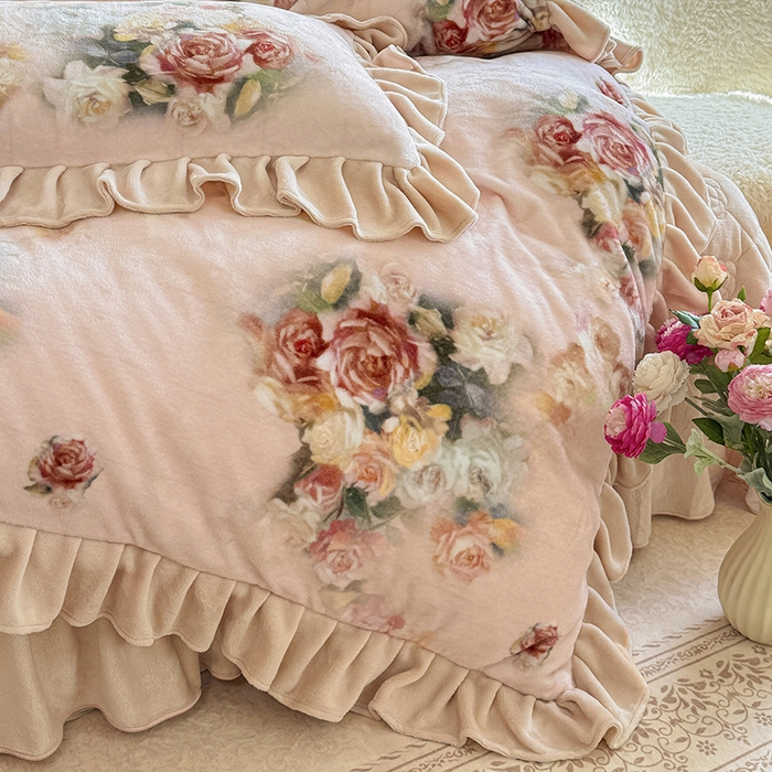 91家纺网 家纺一手货源 找家纺 （总）宜凡家纺 2025新款牛奶绒5D数码印花床盖四件套