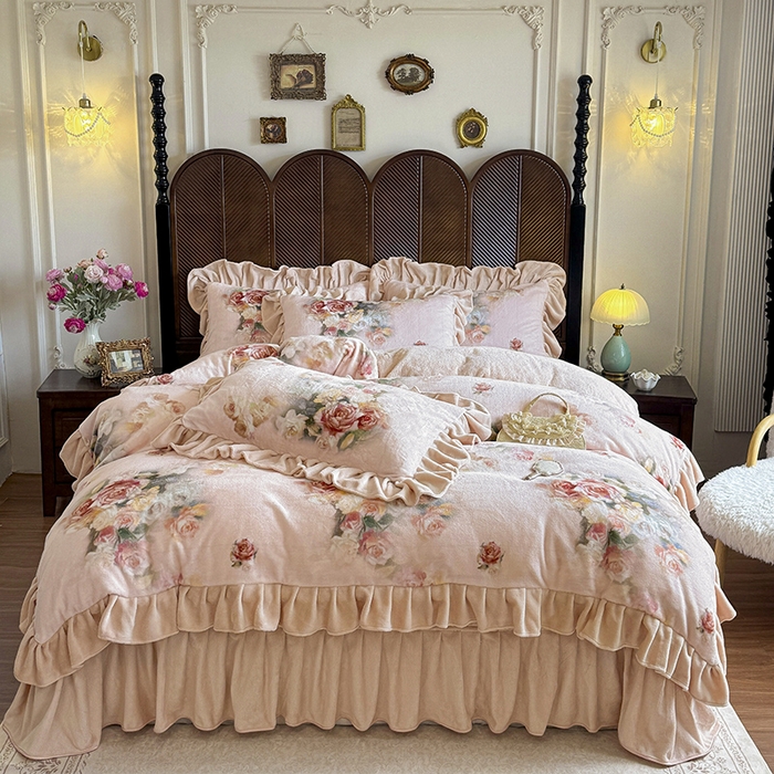 91家纺网 家纺一手货源 找家纺 （总）宜凡家纺 2025新款牛奶绒5D数码印花床盖四件套