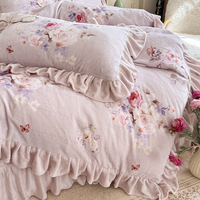 91家纺网 家纺一手货源 找家纺 宜凡家纺 2025新款牛奶绒5D数码印花床盖四件套 邂逅 紫