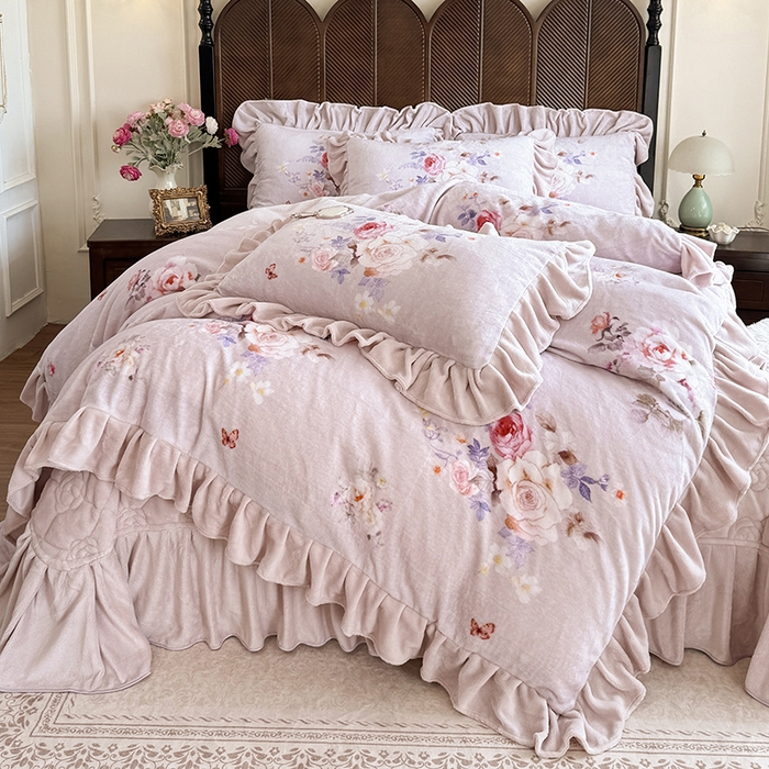 91家纺网 家纺一手货源 找家纺 宜凡家纺 2025新款牛奶绒5D数码印花床盖四件套 邂逅 紫